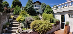 Property grounds - Comfortable family house with a view (Monnetier-Mornex)