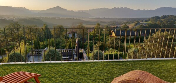 Property grounds - Comfortable family house with a view (Monnetier-Mornex)