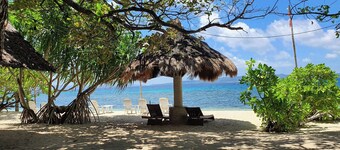 Pili Beach Resort Agmanic