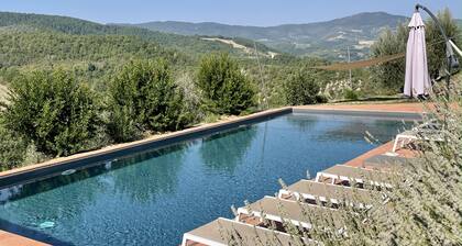 Farmhouse in Umbria with private pool, sleeping up to 12 people.