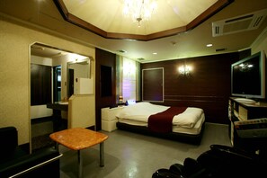 Phòng cơ bản, 1 giường cỡ king | Chăn bông, truy cập Internet không dây miễn phí, bộ trải giường 