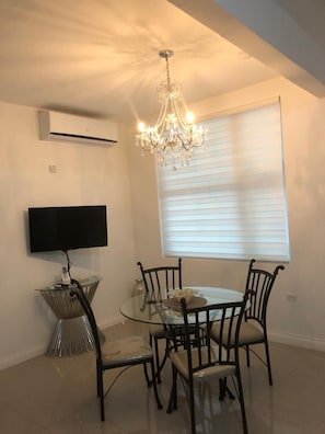 Appartement Standard | Restauration dans la chambre