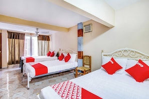Chambre Triple Familiale, plusieurs lits | 1 chambre, Wi-Fi gratuit, draps fournis