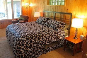 1 soverom, skrivebord, strykejern/-brett og wi-fi (inkludert)