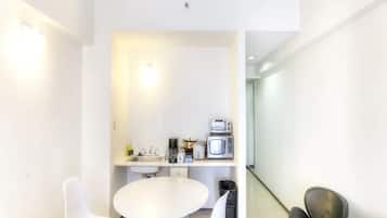 Studio | Living area | Flat-screen TV