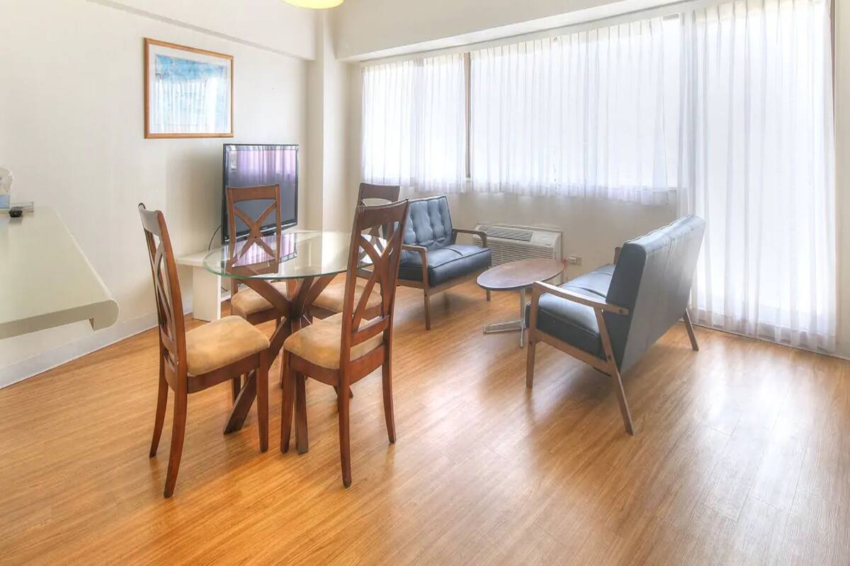 Chambre, 2 chambres | Aire de séjour | Téléviseur à écran plat