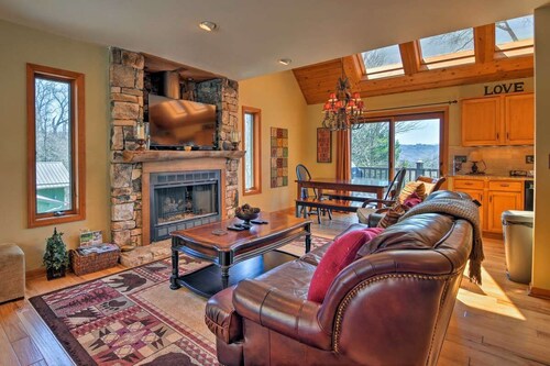 Kaunis mökki vuoristonäköalalla - 2 minuuttia Banner Elkin keskustaan!