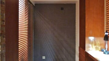 3 Bedroom | 3 bedrooms, in-room safe, free WiFi