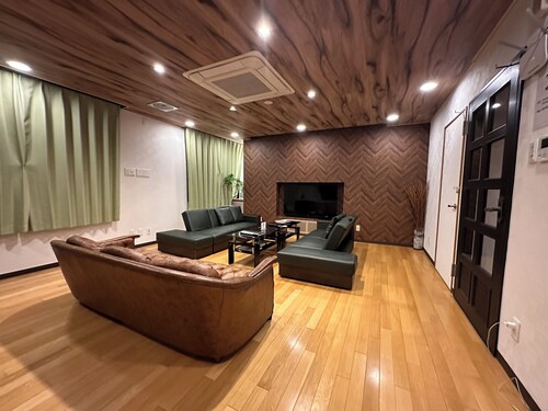 Economy Hotel Upashi