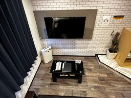 Room A | Living area | TV