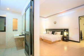 3 bedrooms, in-room safe, iron/ironing board, WiFi - 3 BDR Villa R Close to 66 Beach (Kuta,)