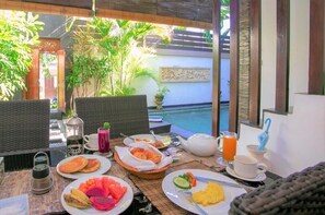 Outdoor dining - 3 BDR Villa R Close to 66 Beach (Kuta,)
