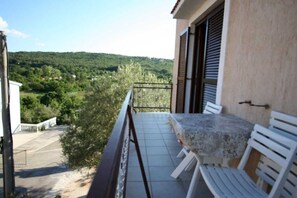 Outdoor dining - Apartment Vrban desni (Silo - island Krk)