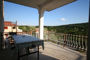 Outdoor dining - Apartments Vrban (86114-A2) - Silo - island Krk (Silo - island Krk)