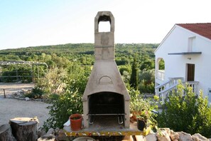 Property grounds - Apartment Vrban lijevi (Silo - island Krk)