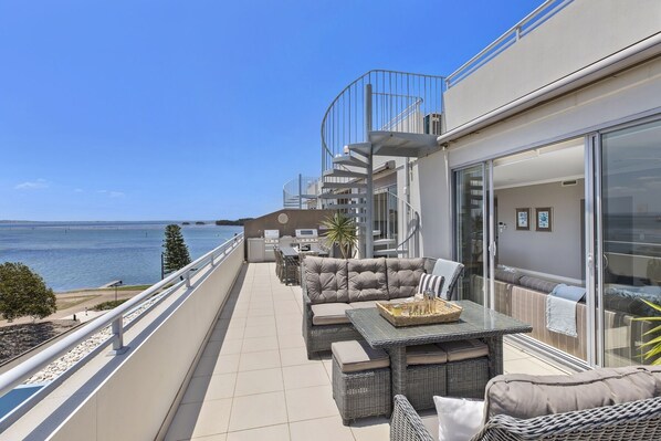 Outdoor dining - Breathtaking Luxury Penthouse - perfect escape (The Entrance)