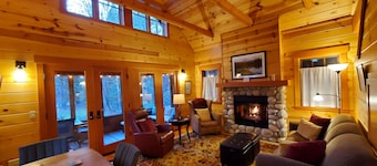 Mckenzie River Cabin # 13 på Log Cabin Inn