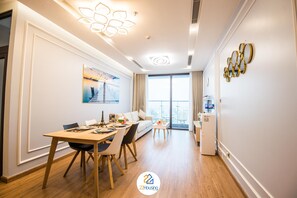 Business Apartment | In-room dining