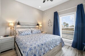 3 bedrooms, desk, travel cot, free WiFi