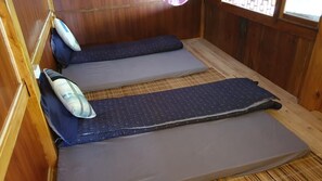 エコノミー 共同ドミトリー 男女共用ドミトリー (Bed in 10-Bed) | WiFi (無料)、ベッドシーツ