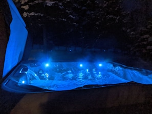Private spa tub