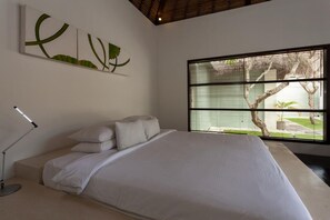 5 bedrooms, in-room safe, free WiFi, bed sheets - 5BDR Villas B with Private Pool Seminyak Area (Seminyak,)