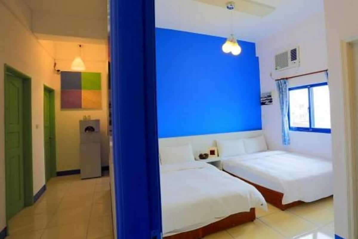 Quadruple Room | Blackout drapes, free WiFi, bed sheets