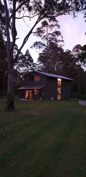 Exterior - TRANQUIL BUSH RETREAT with
aircon wifi indoor and outside fires (Brunkerville)
