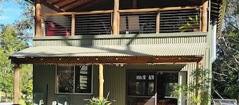 TRANQUIL BUSH RETREAT with
aircon wifi indoor and outside fires