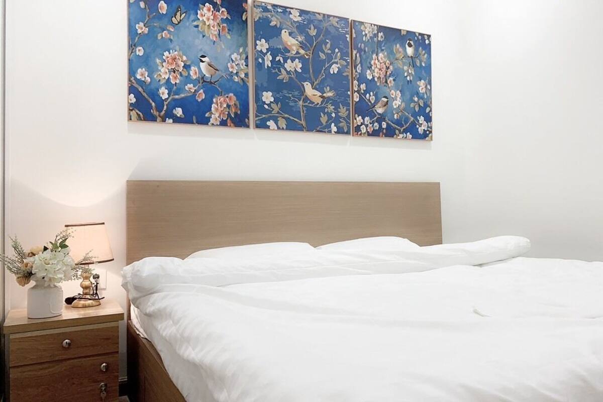 Luxury Apartment, 1 Bedroom | Premium bedding, memory foam beds, desk, blackout drapes