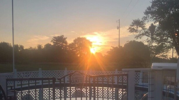 A gated entrance with a clear view of the sunset. - Sunset Serenity Relaxation Convenient attached apartment. (Dry Ridge)