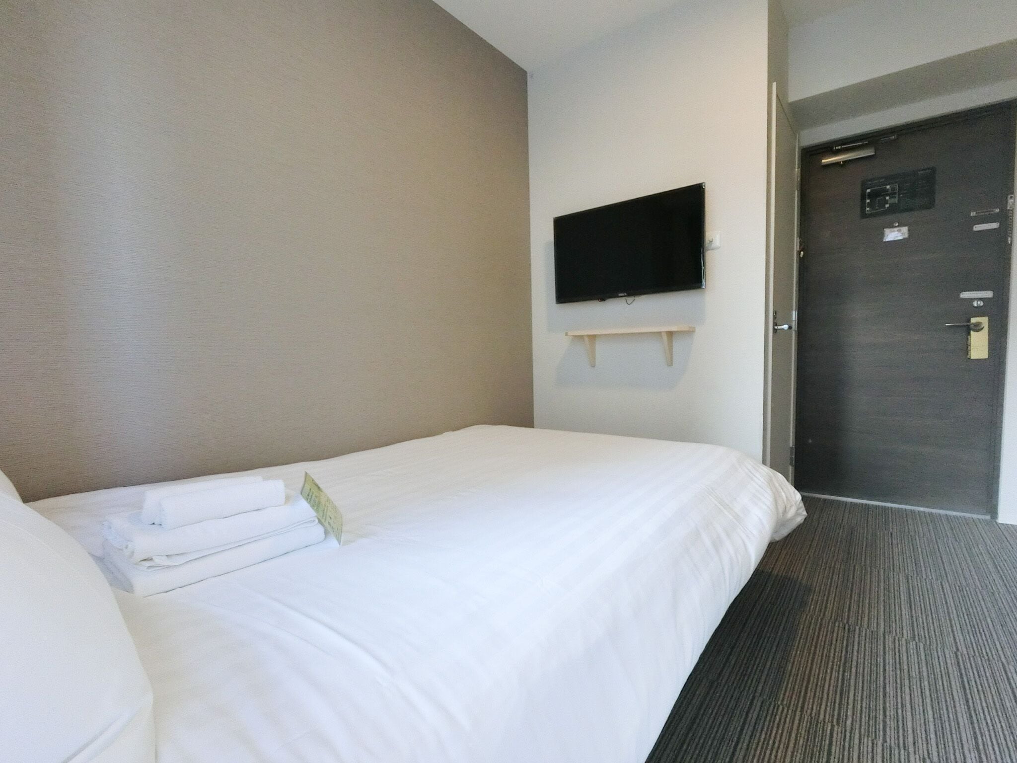In-room safe, soundproofing, iron/ironing board, free WiFi