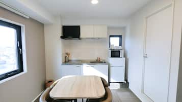 Japanese Style Room, Non Smoking, 1 Double Bed,1 Futon, Private Kitchen | Private kitchen | Microwave, electric kettle, cookware/dishes/utensils