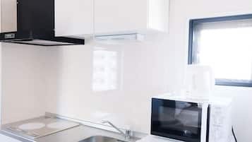 Japanese Style Room, Non Smoking, 1 Double Bed,1 Futon, Private Kitchen | Private kitchen | Microwave, electric kettle, cookware/dishes/utensils