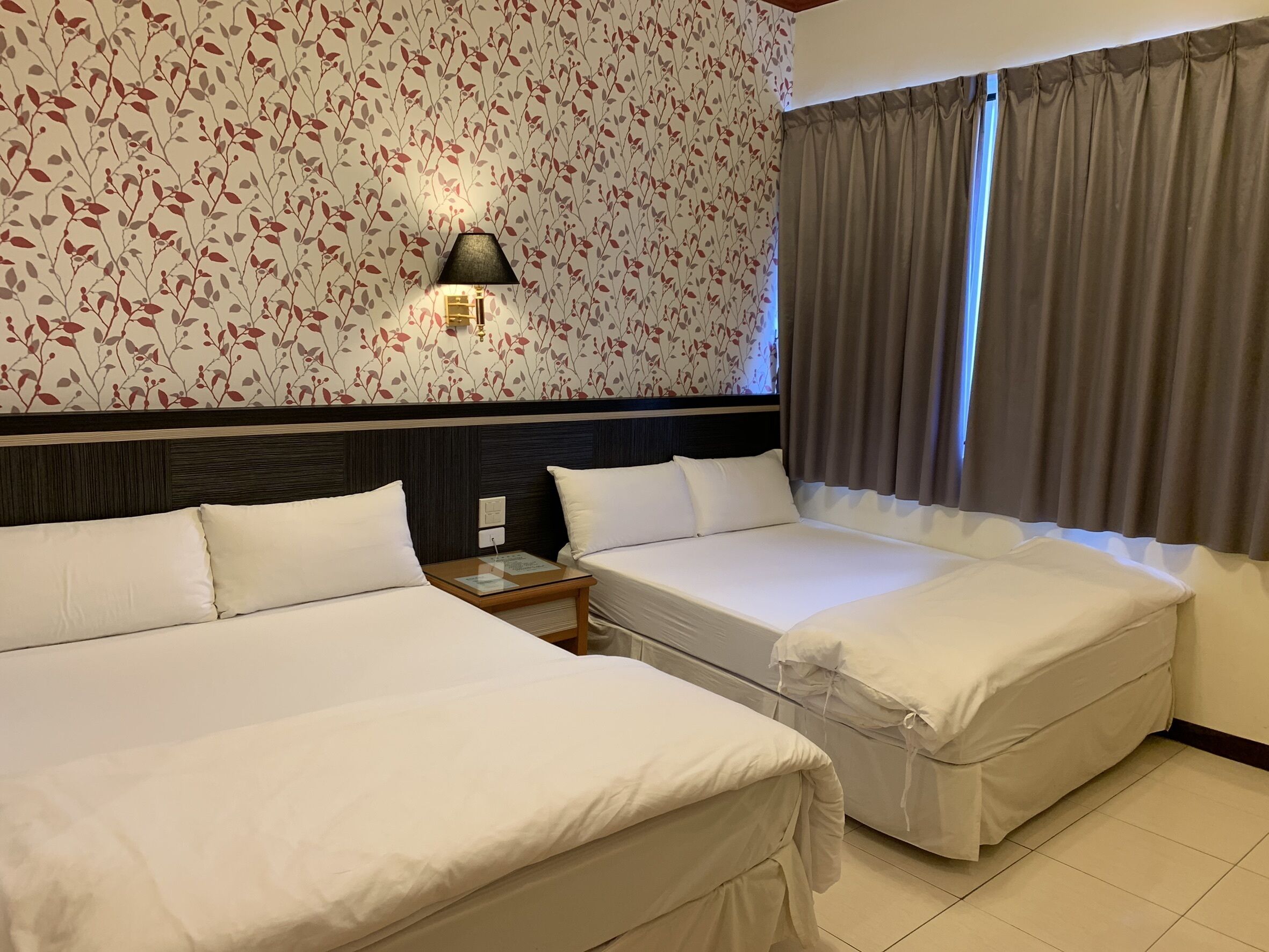 ستائر تعتيم وواي فاي مجانًا وملاءات أسرّة