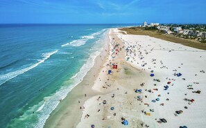 Beach nearby, sun loungers, beach towels - Book March now and leave the ugly snow behind! (Siesta Key)