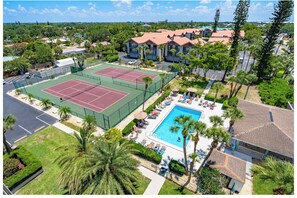 Sport court - Cancelation for Jan 30-Feb 13 Steps to  #1 rated Beach in USA
Large2+2condo (Siesta Key)