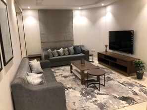 32-inch flat-screen TV with satellite channels, TV - Merya Hotel (Jeddah)