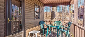 Quiet & Private Cabin ~ 5 Mi to Dale Hollow Lake!