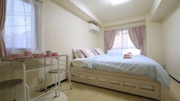 Iron/ironing board, free WiFi