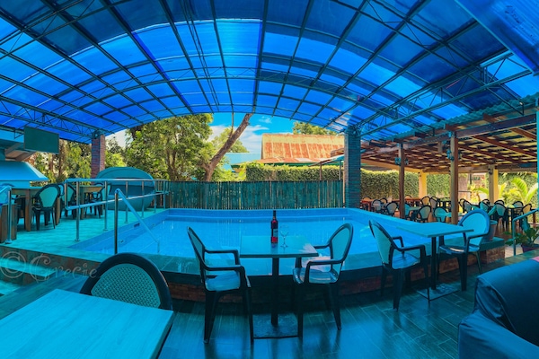 Hồ bơi trong nhà