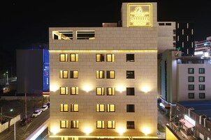 Front of property - evening/night