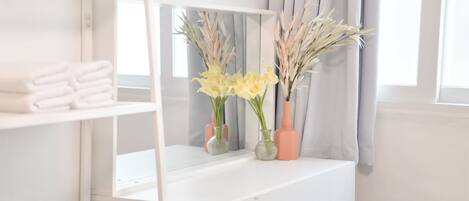 001 Room | Room amenity