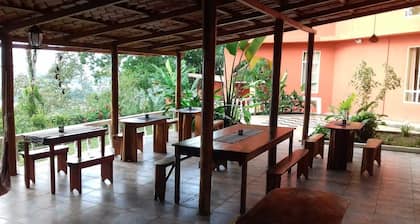 Hostal Tena Ñaui