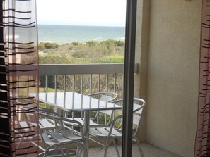 Dining - T2 feet in the water, sea view (Saint-Cyprien)