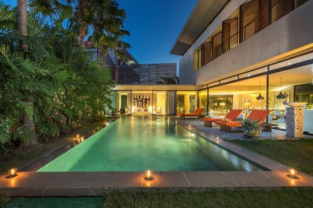 حمّام سباحة خارجي