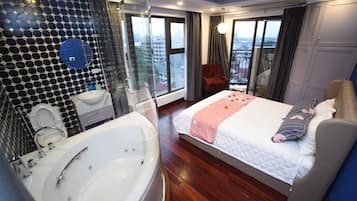 Apartment, 2 Bedrooms | 2 bedrooms, individually decorated, blackout curtains