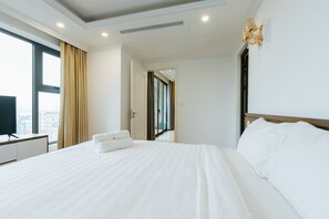 Apartment, 3 Schlafzimmer | Individuell dekoriert, Verdunkelungsvorhänge, Bügeleisen/Bügelbrett