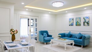 Căn hộ | Màn/rèm cản sáng, bàn ủi/dụng cụ ủi quần áo