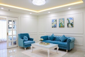 Apartment | Individually decorated, blackout curtains, iron/ironing board, free WiFi - D' Le Roi Soleil Luxury Apartment Wesstlake (Hanoi)